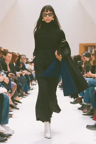 Look 29